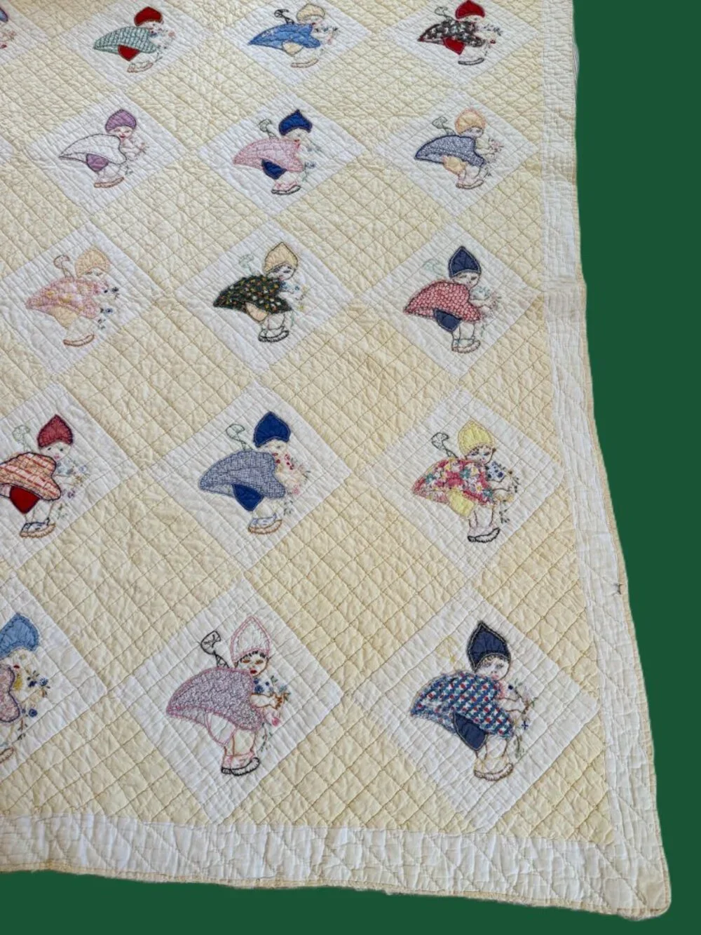 Cheeky Vintage Handmade Sunbonnet Sue Throw Twin Quilt Bloomers Showing Retro